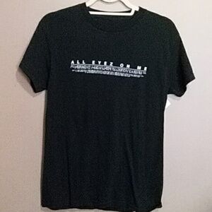 Graphic tshirt 2pac all eyes on me size small